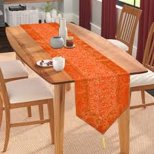 Linen table runner